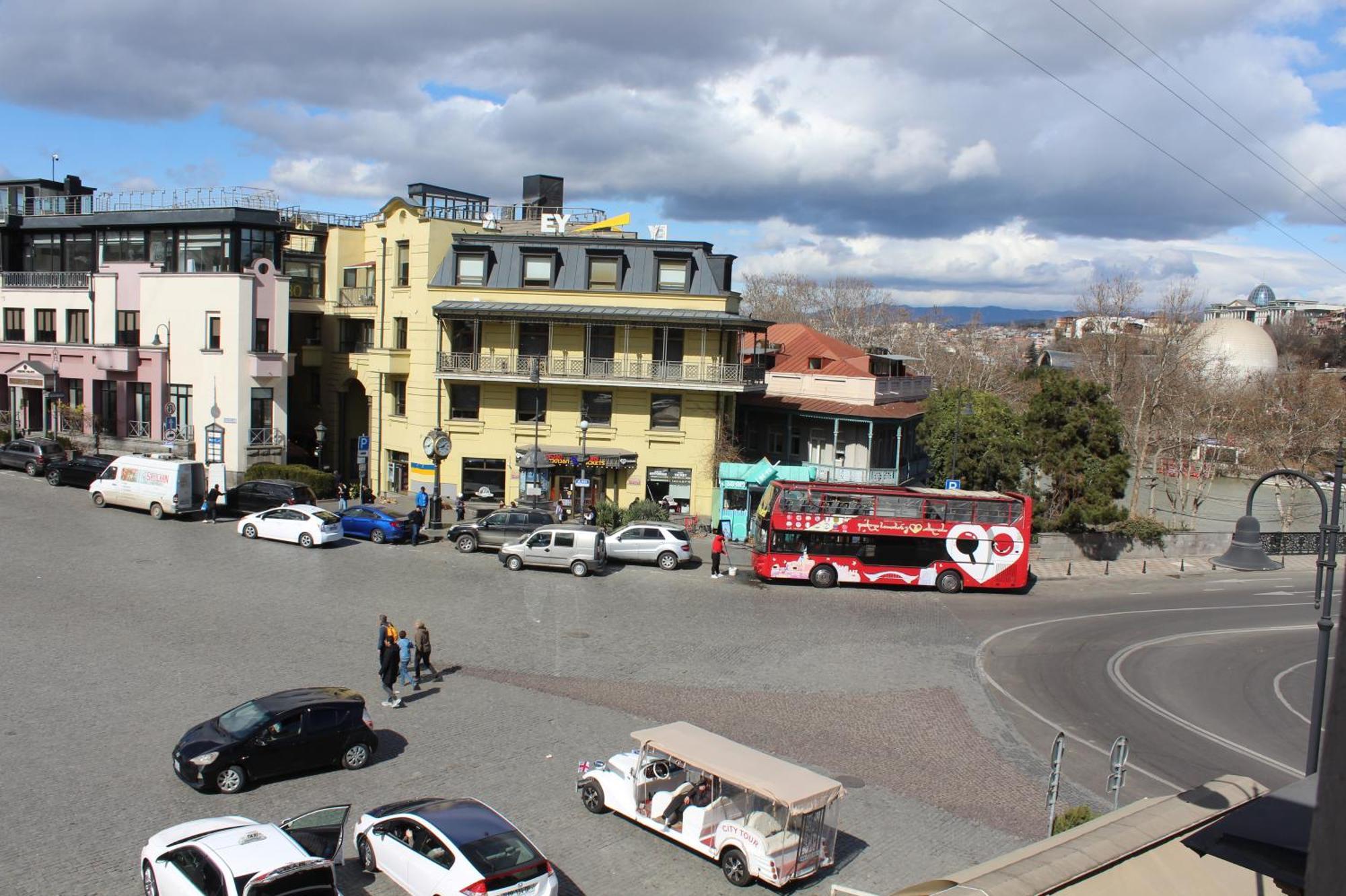 Meidan Inn Tbilisi Buitenkant foto