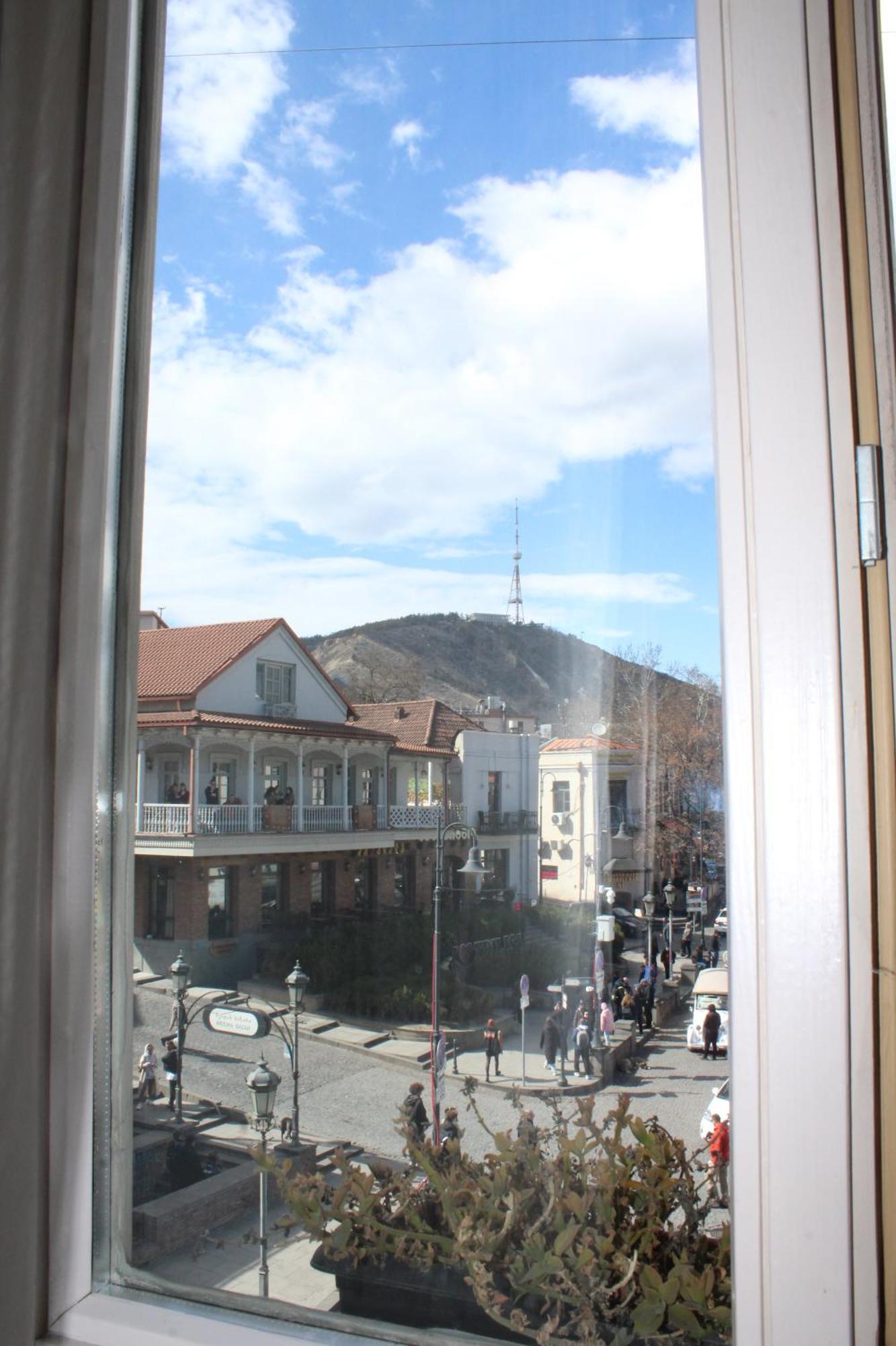Meidan Inn Tbilisi Buitenkant foto