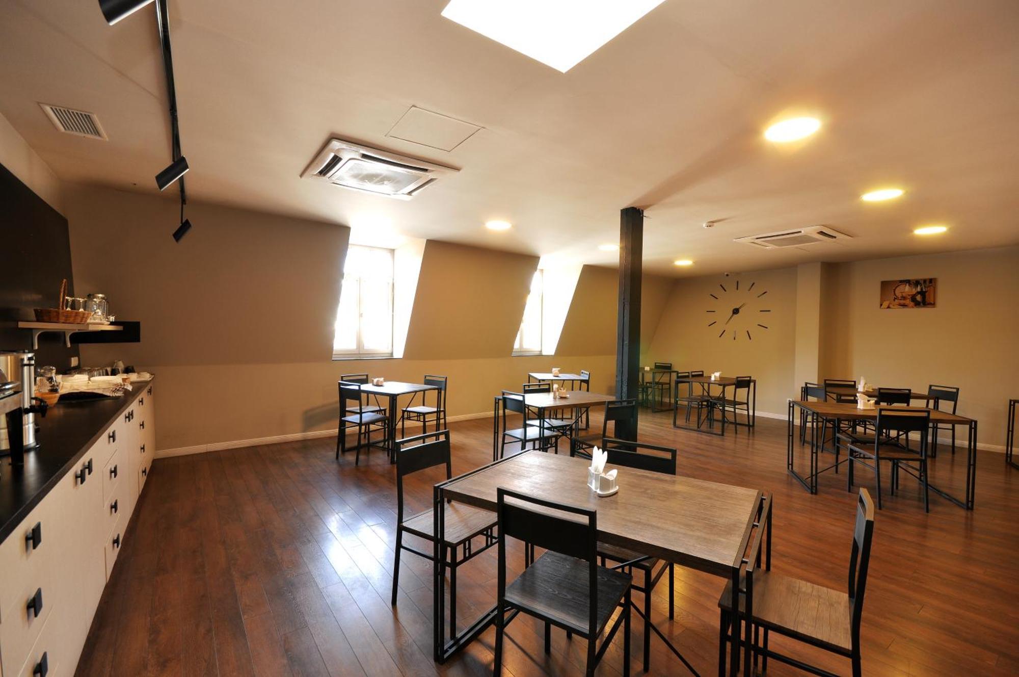 Meidan Inn Tbilisi Buitenkant foto