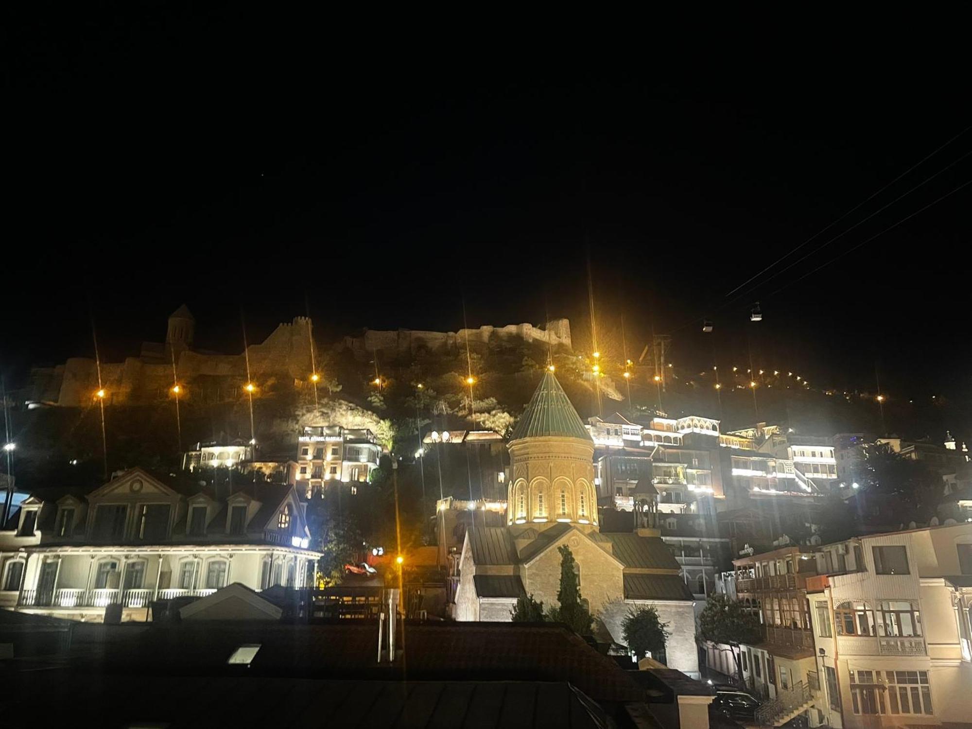 Meidan Inn Tbilisi Buitenkant foto